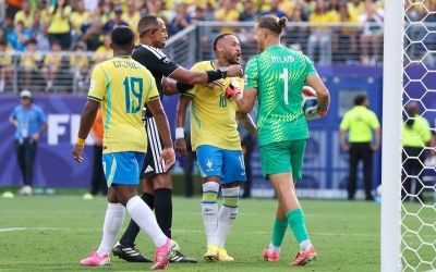 Hé lộ màn khẩu chiến giữa Neymar và thủ môn Na Uy trước quả penalty
