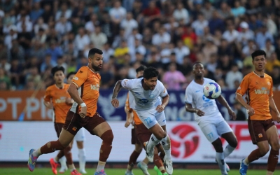 Trực tiếp Nam Định 0-1 HAGL: Phòng ngự lỏng lẻo