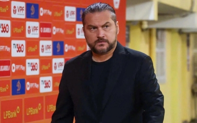 Chính thức: HLV Popov nhận án phạt cực nặng, bị cấm 4 trận V-League