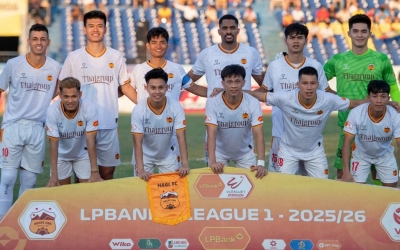Kịch bản khó tin tại V-League khiến cuộc đua trụ hạng 'bùng nổ'