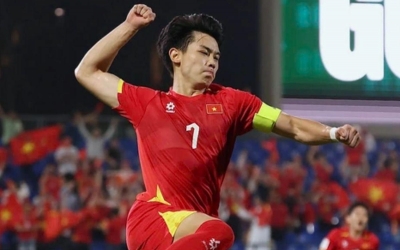 CĐV Trung Quốc dậy sóng khi Đình Bắc lập cú đúp danh hiệu trong 2 ngày