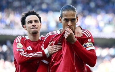 Hạ Everton ở phút 100, Liverpool tiến gần vé Champions League