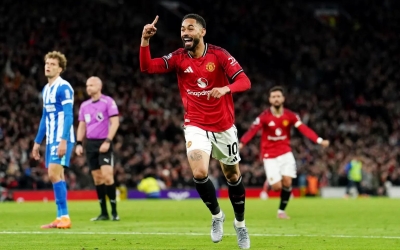 Trực tiếp bóng đá Brighton 0-0 MU: Tìm kiếm bàn thắng