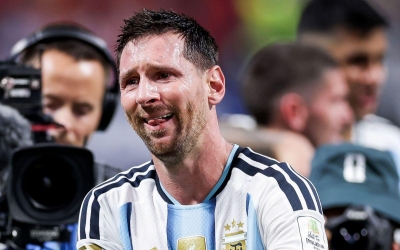 Messi rơi nước mắt, tuyên bố điều điên rồ sau chiến thắng Ai Cập
