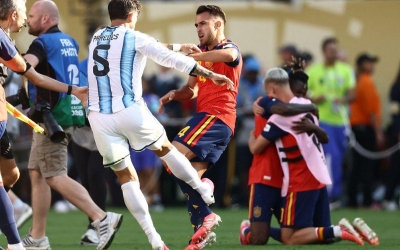 CHÍNH THỨC: FIFA điều tra 1 ngôi sao Tây Ban Nha sau vụ ẩu đả với Argentina