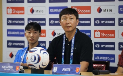 Trực tiếp HLV Kim Sang-sik họp báo trước trận Malaysia - Bán kết AFF Cup 2026