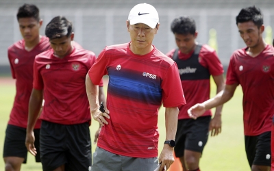 HLV Indonesia 'phát cáu' vì cầu thủ yếu kém dù sắp đấu Việt Nam