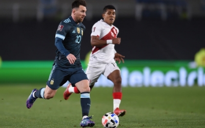 VIDEO: Argentina nhọc nhằn giành 3 điểm trước Peru