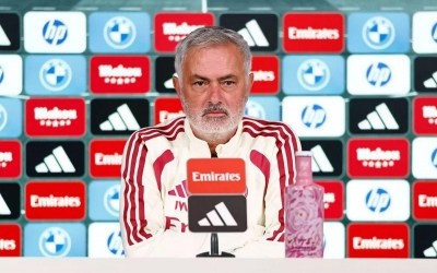 Bị hỏi điểm yếu Barca, Mourinho đáp một câu khiến cả phòng họp báo bật cười