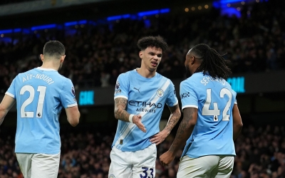 Thắng Newcastle, Man City 'phả hơi nóng' vào gáy Arsenal