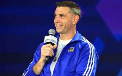 Dibu Martinez gửi lời cảnh báo trước chung kết World Cup