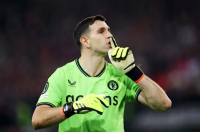 Vì sao Chelsea đổi kế hoạch để chốt Emiliano Martinez?