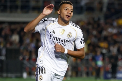 Mbappe tỏa sáng, Real Madrid hạ đẹp Levante để bám sát Barcelona