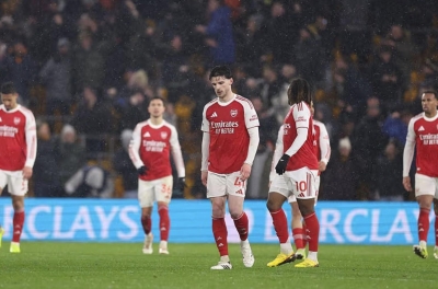 CĐV Arsenal đòi 'tống tiễn' ngay một cái tên sau trận hoà Wolves
