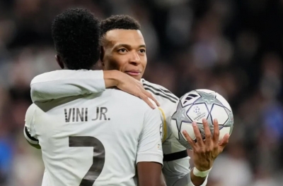 Mbappe yêu cầu, Real chiêu mộ tiền đạo xuất sắc tạo nên 'BBC mới'