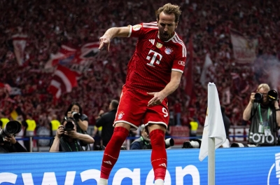 NÓNG: Harry Kane chính thức đi vào lịch sử Bundesliga