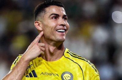 Vừa trở lại 1 trận sau drama, Ronaldo lập tức đi vào lịch sử bóng đá