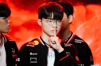Cả thế giới đổi thay, chỉ mình Faker không rời T1