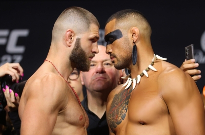 UFC 327: Prochazka chủ quan, Ulberg trở thành tân vương hạng dưới nặng