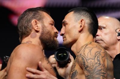 McGregor nặng kí hơn Holloway trước thềm đại chiến UFC 329