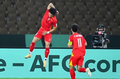 Đình Bắc nén đau ra sân, dẫn dắt U23 Việt Nam vào bán kết