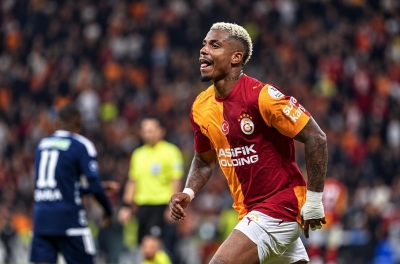 Khiêu khích 'không biết Yamal', sao Galatasaray lại xin ảnh cho con?