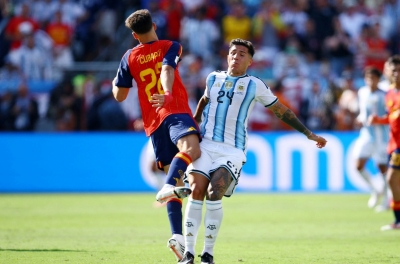 Enzo Fernandez có phản ứng gây chú ý ngay sau tấm thẻ đỏ định mệnh