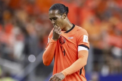 Bị nói 'hủy hoại Hà Lan', Van Dijk đáp trả cực gắt