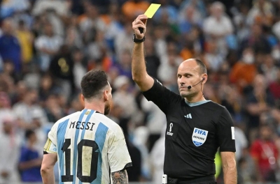 Ai sẽ là trọng tài bắt chính chung kết Argentina - Tây Ban Nha?