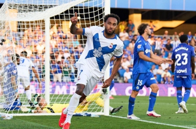 “Tài năng trẻ” Aubameyang khuấy đảo La Liga bằng kỷ lục khó tin