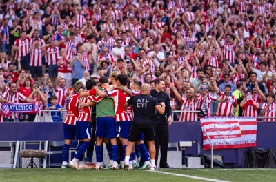 Simeone nói lời thẳng về màn 'đấu tố trọng tài' của Mourinho sau derby Madrid