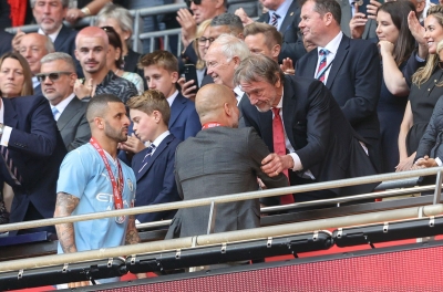 Bị nói thua MU vì ăn mừng lê lết tại hộp đêm, sao Man City phản ứng