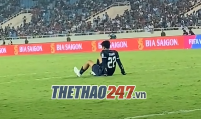 Thủ môn Indonesia có hành động gây bão ở trận thắng Việt Nam