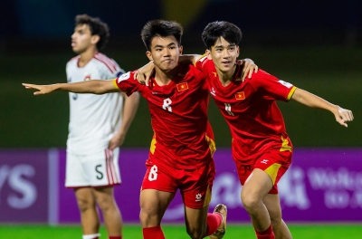 Trực tiếp bóng đá U17 Việt Nam 0-0 U17 Seoul: Tìm kiếm bàn thắng