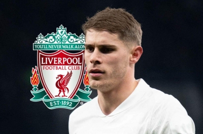 Liverpool quyết chiêu mộ trung vệ nhanh hơn cả Van de Ven