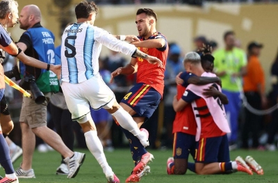 CHÍNH THỨC: FIFA điều tra 1 ngôi sao Tây Ban Nha sau vụ ẩu đả với Argentina