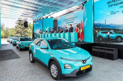 Green SM tiến vào Trung Á: Ra mắt dịch vụ gọi xe điện với đội xe VinFast VF 6 Eco