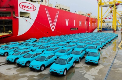 Gần 1.500 ô tô điện VinFast VF 6 khoác áo xanh đặc trưng lên đường sang châu Âu