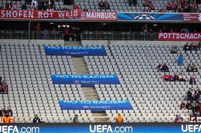 Bí mật góc khán đài trống trên sân của Bayern Munich