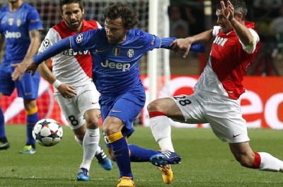 VIDEO: 3 cú chuyền bóng thiên tài của Pirlo vs Monaco