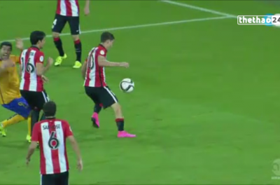 VIDEO: Tình huống Luis Suarez để bóng chạm tay nhưng vẫn đòi penalty cho Barca