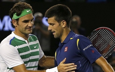Federer so sánh Djokovic với huyền thoại Agassi