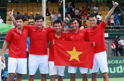 Tuyển quần vợt VN nhận thưởng sau chiến tích tại Davis Cup 2016