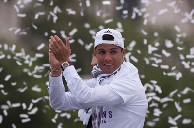 Real Madrid và biển người ăn mừng chức vô địch Champions League