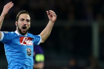 PSG ra giá 'cực sốc' cho Gonzalo Higuain