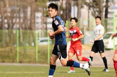 Xuân Trường lập cú đúp trong màu áo Incheon United