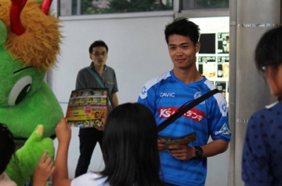 Điểm tin sáng 22/7:  MU công bố số áo, Công Phượng chia sẻ về chuyện phát tờ rơi