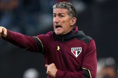 Chiếc ghế HLV trưởng của ĐT Argentina có chủ