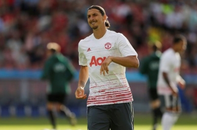 VIDEO: Bàn thắng mang đậm phong cách Ibrahimovic ở trận ra mắt Man Utd