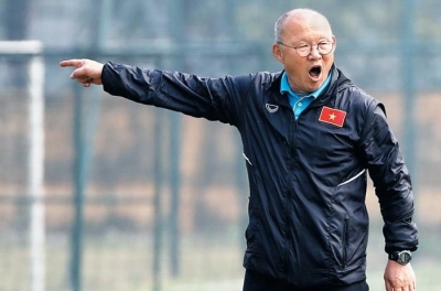 Báo UAE lo ngại tài năng của HLV Park Hang Seo